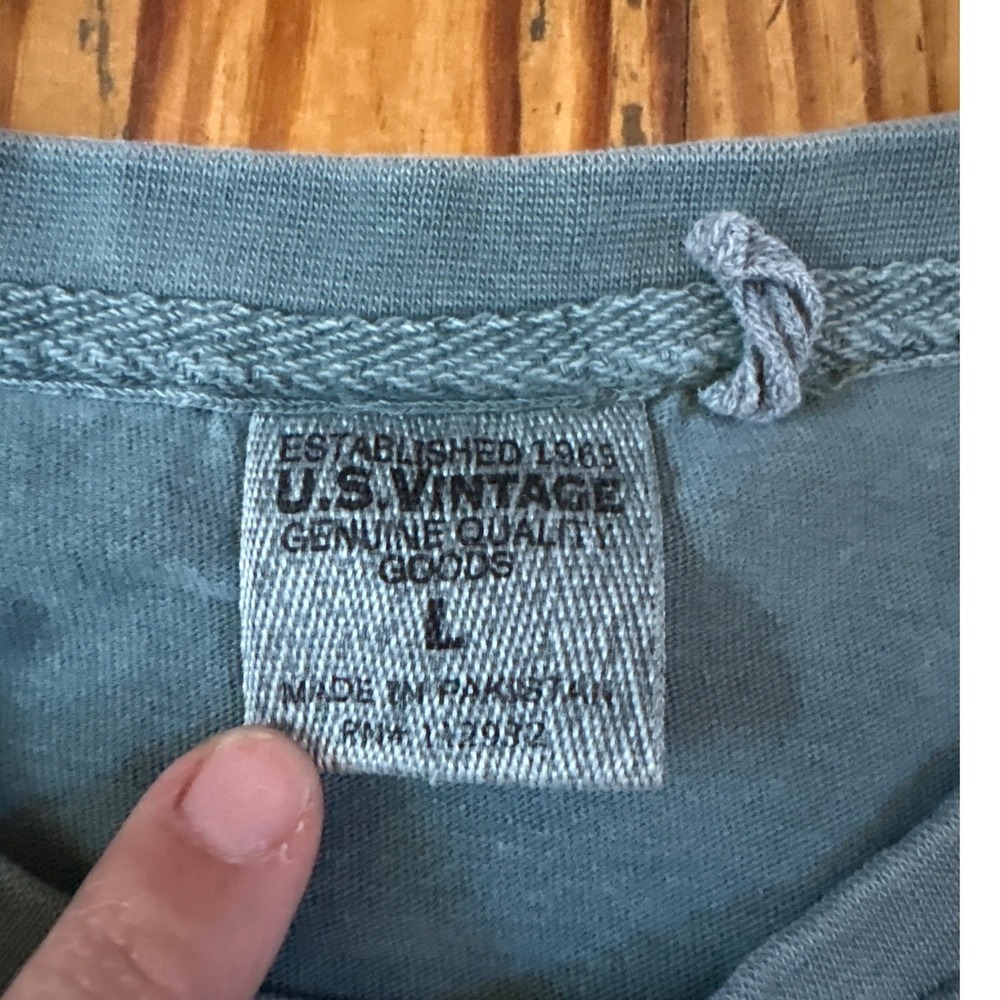 U.S. Vintage T-Shirt Mens Blue Outer Banks NC Shark Embroidered SIZE L - Picture 3 of 5